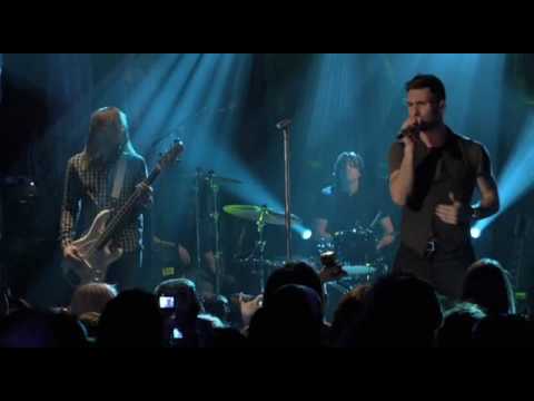 Maroon 5 Makes Me Wonder (Live)