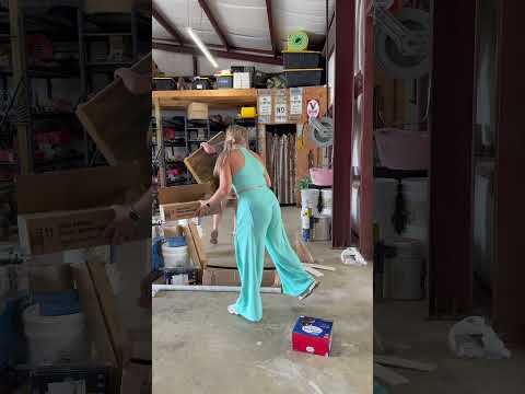 Bad weather is on the way!! Which of course means a shop clean 🤪 it’s a southern thing okkkk