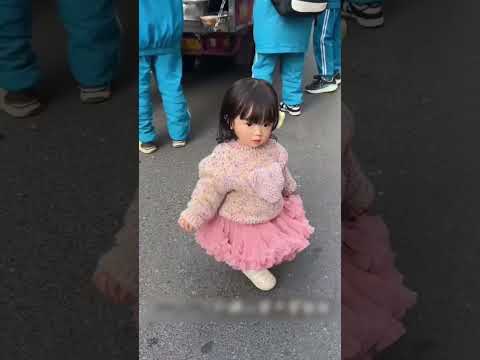 Little Girl’s Eyes Finally Find Her Sister ❤️ #Shorts #Viral