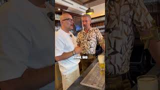 🚨 Was glaubst du: Wie viele dieser Bierfässer werden hier jeden Tag verkauft?