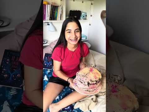 Fransheska encontró una sorpresa en su pastel de cumpleaños