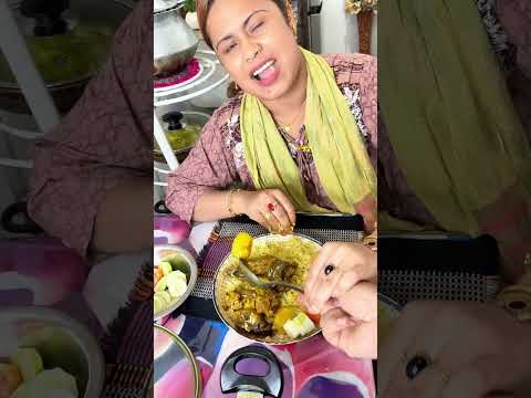 সে আবার এত বেশি খেতে পারেনা।😁