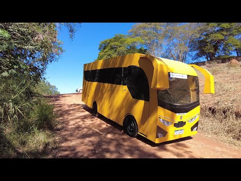 Andei e levei pessoas no Mini ônibus de Madeira