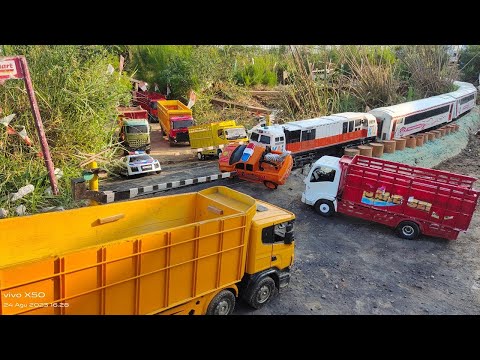 Kereta Api Rc Panjang, Mobil Mobilan Truk Tronton Tabrak Mobil Damkar Lokomotif CC201 CC206