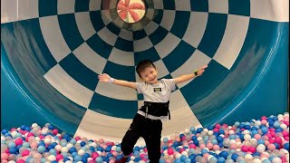 BRYAN & FRIENDS BERMAIN PROSOTAN MANDI BOLA - kids Playing Playground