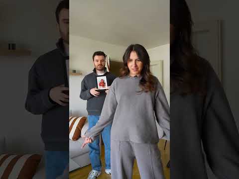 Caro n'était évidemment pas au courant que Val faisait des trucs chelou dans son dos