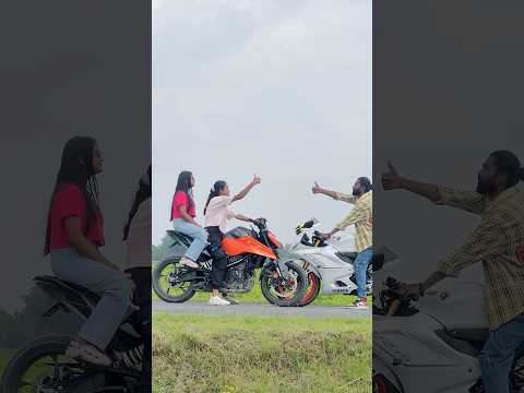 Mere Dono Bikes Ko Ride Pe Jana Hai 🏍️❤️ || Duke 250 & R15 v4 🔥 #shorts #ktm  #youtubeshorts