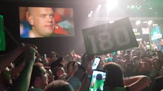 Premier league darts Leeds, Van Gerwen entrance