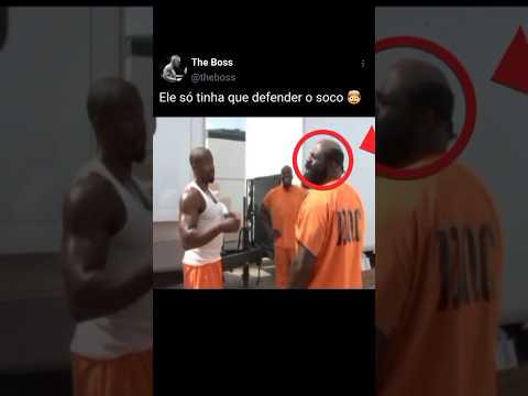 Ele só tinha que defender o soco 🤯