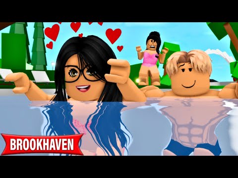 MY MOM IS SECRETLY IN LOVE WITH MY CRUSH!! ROBLOX MOVIE (CoxoSparkle)