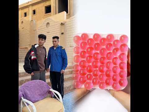 راجل بيعرض الزواج لأبنه!