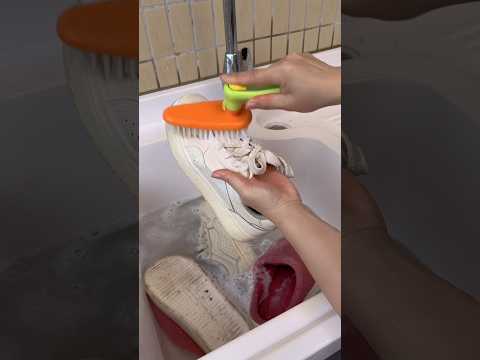 #rotatingliquidaddingbrush is so convenient #shortyt #gadgests