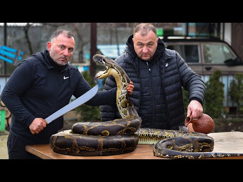 ЗМЕЯ на МАНГАЛЕ. ШАШЛЫК из ЗМЕИ. ENG SUB