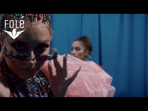 Ronela Hajati - Aventura