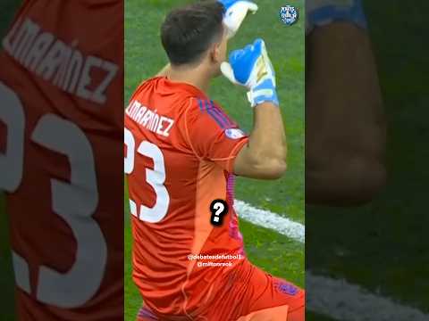 EL DIBU SE COMIÓ A TODOS | LO QUE PENSÓ MESSI ANTES DE PATEAR EL PENAL #futbol #shorts