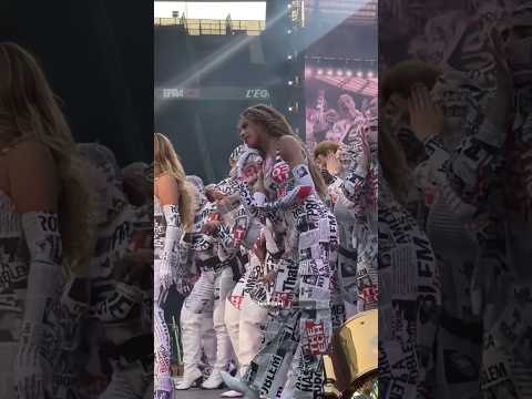 SHE’S SUCH A DIVA! Beyonce & Blue Ivy - DIVA (Live in Paris Night 1) #beyonce #blueivy #diva #live￼