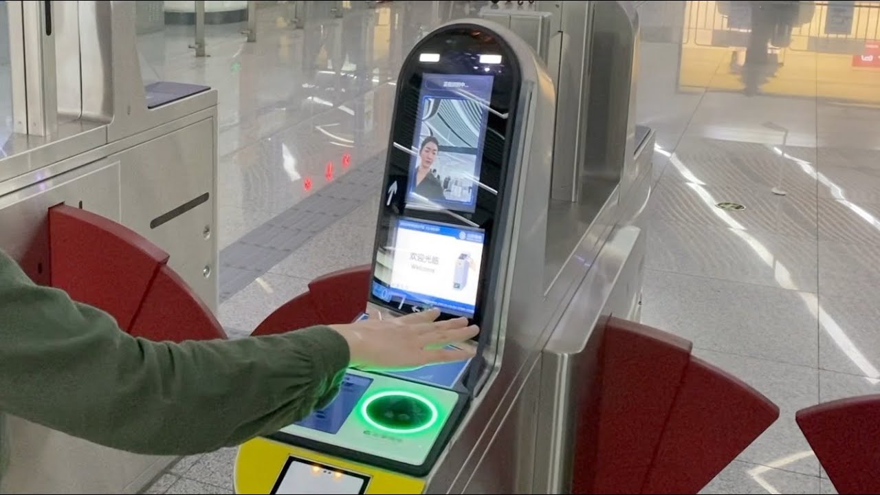 Experiencing new ‘Palm Payment’ Tech on Beijing Subway