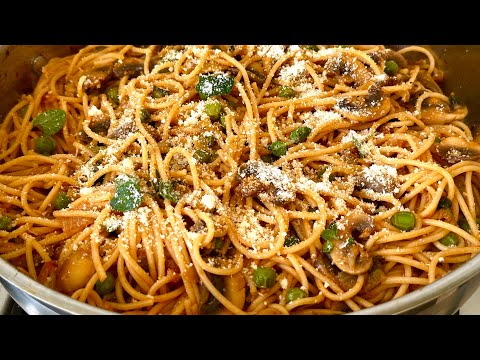 Easy Weeknight Mushroom Green Pea Spaghetti Recipe