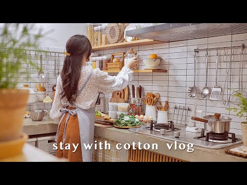 เข้าครัวไทยทำเมนูง่าย ๆ 🍳 | จัดเก็บเสบียงอาหาร 🥜 | ไข่เจียวดอกโสน 🌼 | ต้มยำปลากระป๋อง 🥫 | VLOG