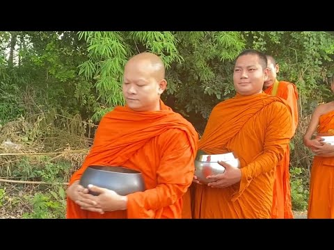 หลวงพี่พันล้านกับบรรยากาศยามเช้า