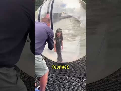 Une fille a décidé de marcher sur l’eau dans une énorme bulle #shorts