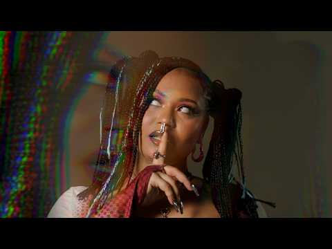 MOLIY x bees & honey - PARTYGYAL (OFFICIAL PERFORMANCE VIDEO)