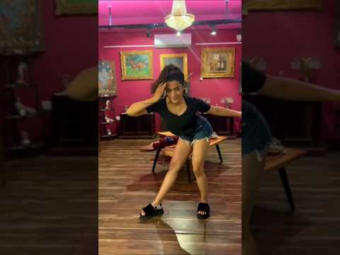 Rashmika Mandanna Dance☺️Allu Arjun thalapathy Vijay reaction#alluarjun #rashmikamandanna