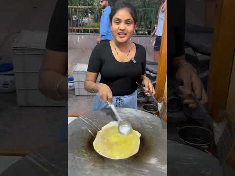 दिल्ली में 2 अंडों का agg रोल 200 रूपए का #streetfood #food