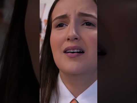 A MÃE DA CAMILA APARECE NA ESCOLA FANTÁSTICA DE SURPRESA