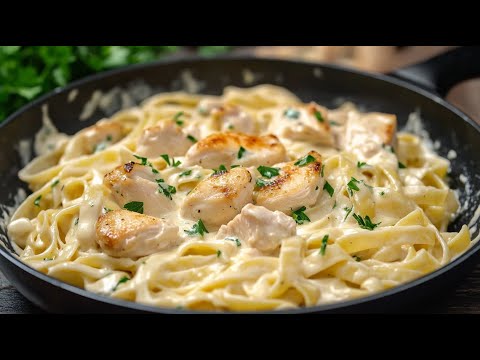 The Most Delicious Chicken Fettuccine Alfredo Recipe! Easy dinner!