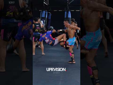 When ajarn wat is here to teach you a lesson! #uprvisionsport #muaythai #bangtao #มวยไทย