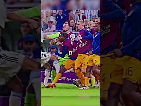 WHY DO CAPTAINS WEAR ARMBANDS?🤔🤯