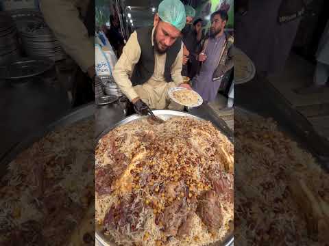 THae FAMOUS GOLDEN PULAO MOUNTAIN EXTREMELY DELICIOUS BEST PESHAWARI AFGHAN KHYBER RESTAURANT#eating