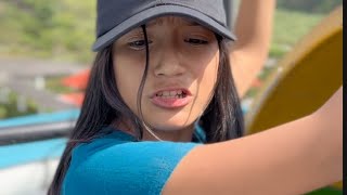 Daniela no hace caso y se va al tobogán 