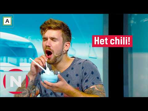 Harald lurer Stian, Bård, Steinar og Else til å spise kjempesterk chili! | Brille | TVNorge