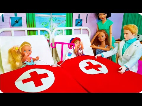 Anak sakit dan pergi ke rumah sakit 바비 인형 임신 출산 병원 아침 일상 왕주사 의사 놀이 Barbie Doctor Doll Hospital Toy