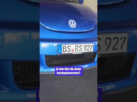 Zu tief für die Straße? 😬 VW Beetle RSI bleibt im Parkhaus hängen! | Matthias Malmedie #shorts
