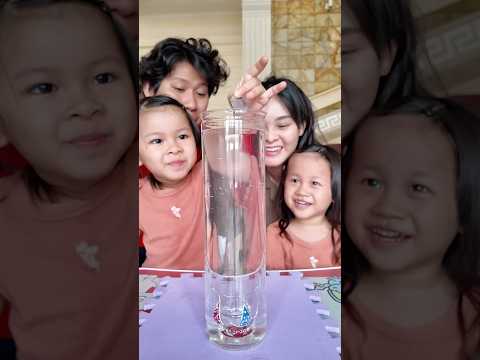 Masuk Gelas Kecil = AMAN #familygames #partygames #anakkembar #gameskeluarga