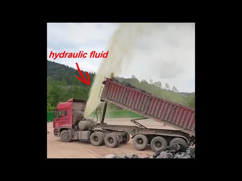 Truck fail compilation【E27】--Top dangerous moments of truck driving，trucks fails,feel sad for trucks