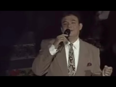 José José - Mujeriego  (En Vivo)