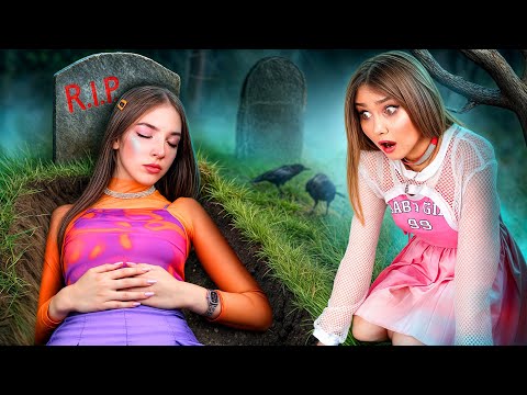 Twins From Birth to Death! How to Save Your Sister?