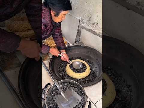 Making Of Round Roti On Heated Stone #shortsvideo