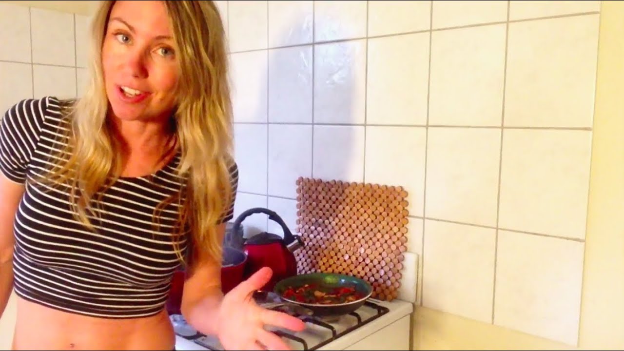 Time lapse of me eating a 1700cal bowl of pasta