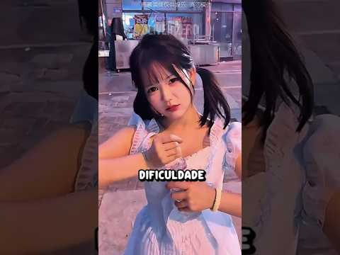 Essa MENINA Levanta MAIS PESO Que MAROMBA! (créditos: 铁骨曾曾 no Douyin)