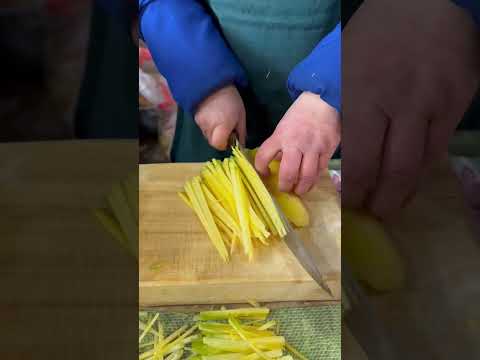 Как Нарезают Морковь в Узбекистане!