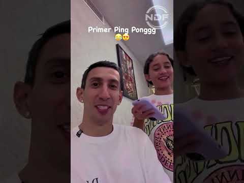 Angel Di María y su hija Mia, haciendo un ping pong