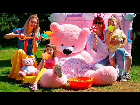 Kapuki Kids Pretend to Play Doctors for Toys, Dolls, and Princesses | Family Fun Videos for Kids