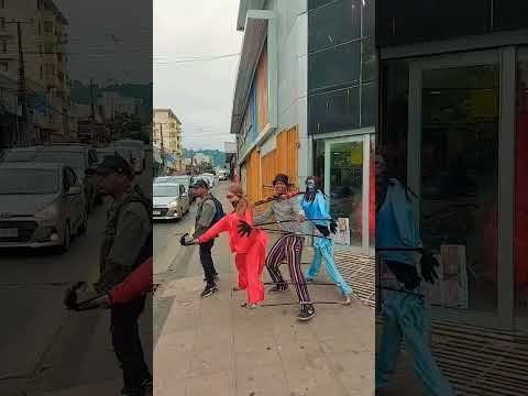 Le di mis energias para que continuará el baile 😃.....  #fy #dance #marionetas #fyp  #viral #trend