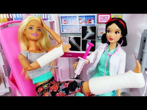 Go to the hospital - Yoga Barbie