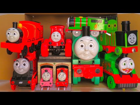 Thomas & Friends James and Percy toys come out of the box